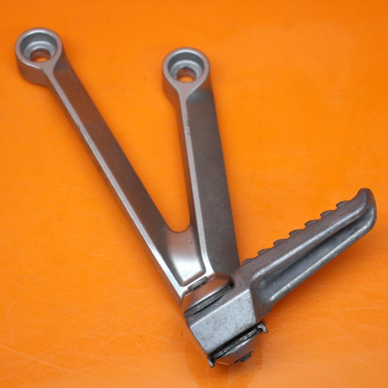 2004 2005 KAWASAKI NINJA ZX10R OEM LEFT REAR BACK PASSENGER FOOT