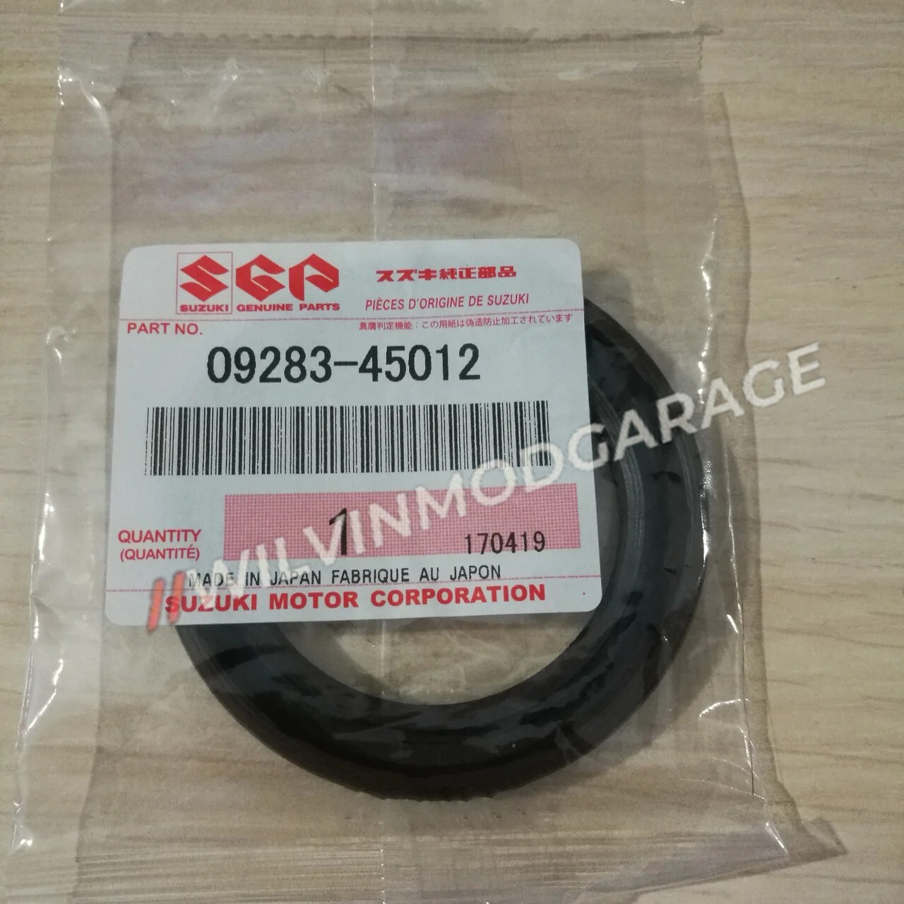 Genuine Crankshaft Pulley Oil Seal 2002-2006 Suzuki XL-7 Genuine Crankshaft Pulley Oil Seal 2002-2006 Suzuki XL-7