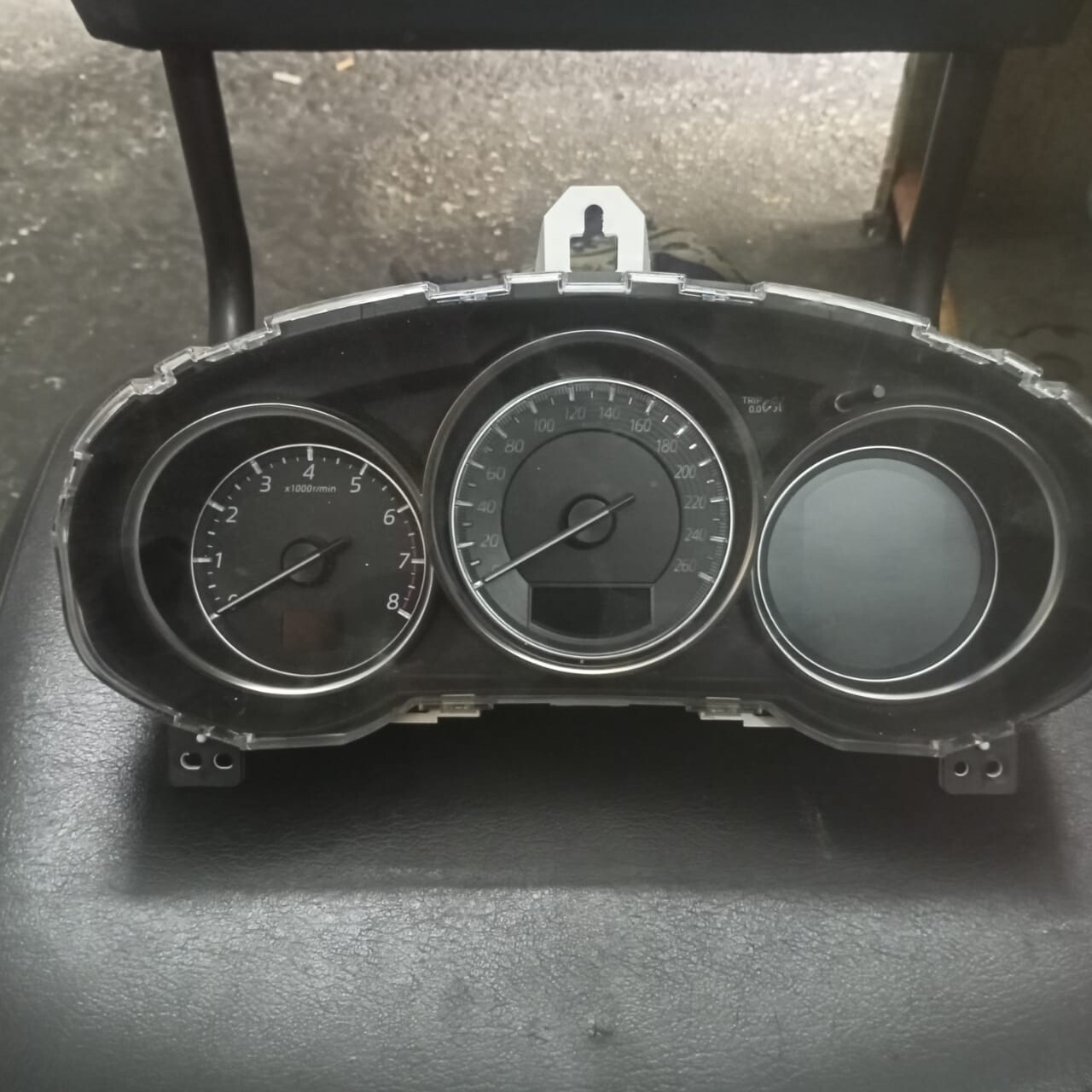 マツダ(MAZDA) スピードメーター/ファミリア アクセラ アテンザ MAZDA3 MAZDA6/ダッシュボード/マツダ純正部品/B46D55471G(B46D-55-471G) マツダ アクセラスポーツ デジタルスピード表示の異常 | 西日本電元