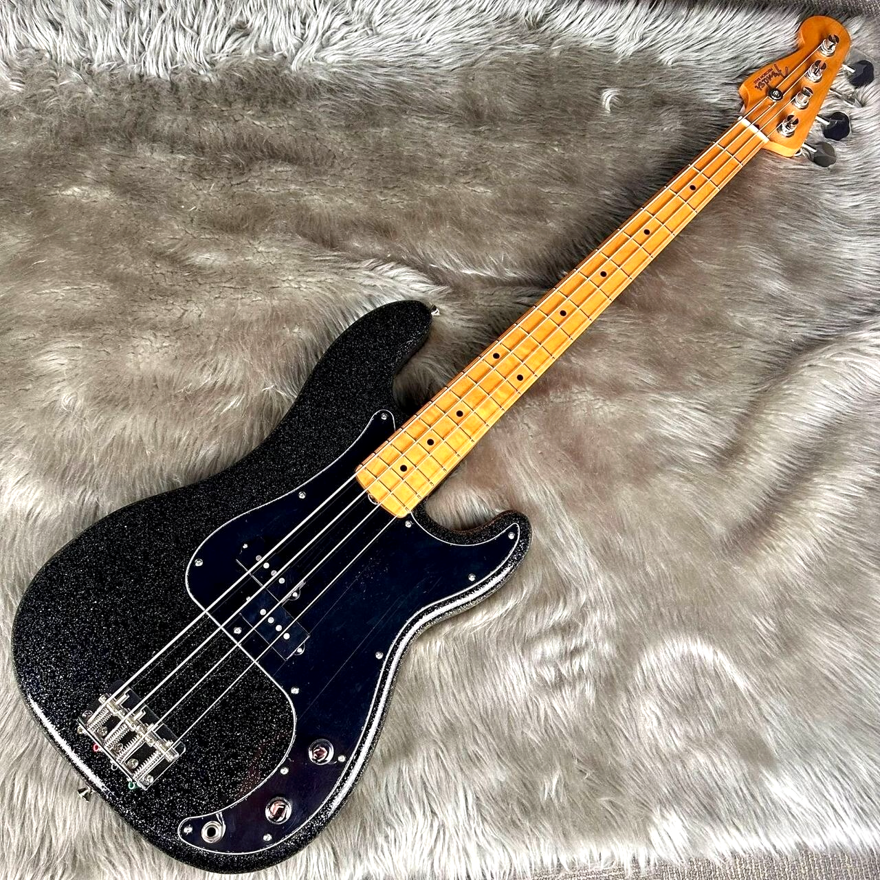 Fender J Precision Bass Maple Fingerboard Black Gold LUNA