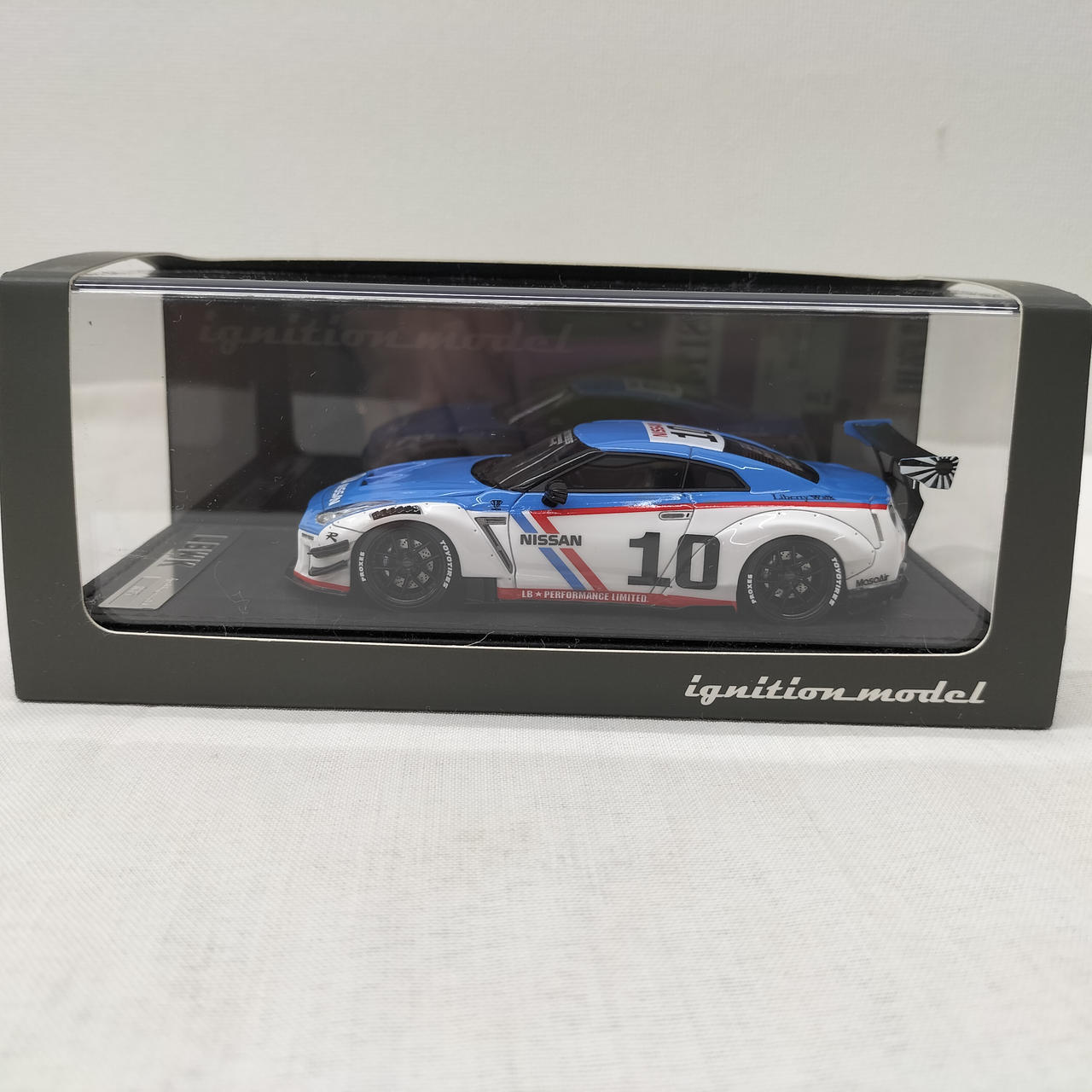 ignition model GT-R ホワイト 1/43 s-l1200.jpg