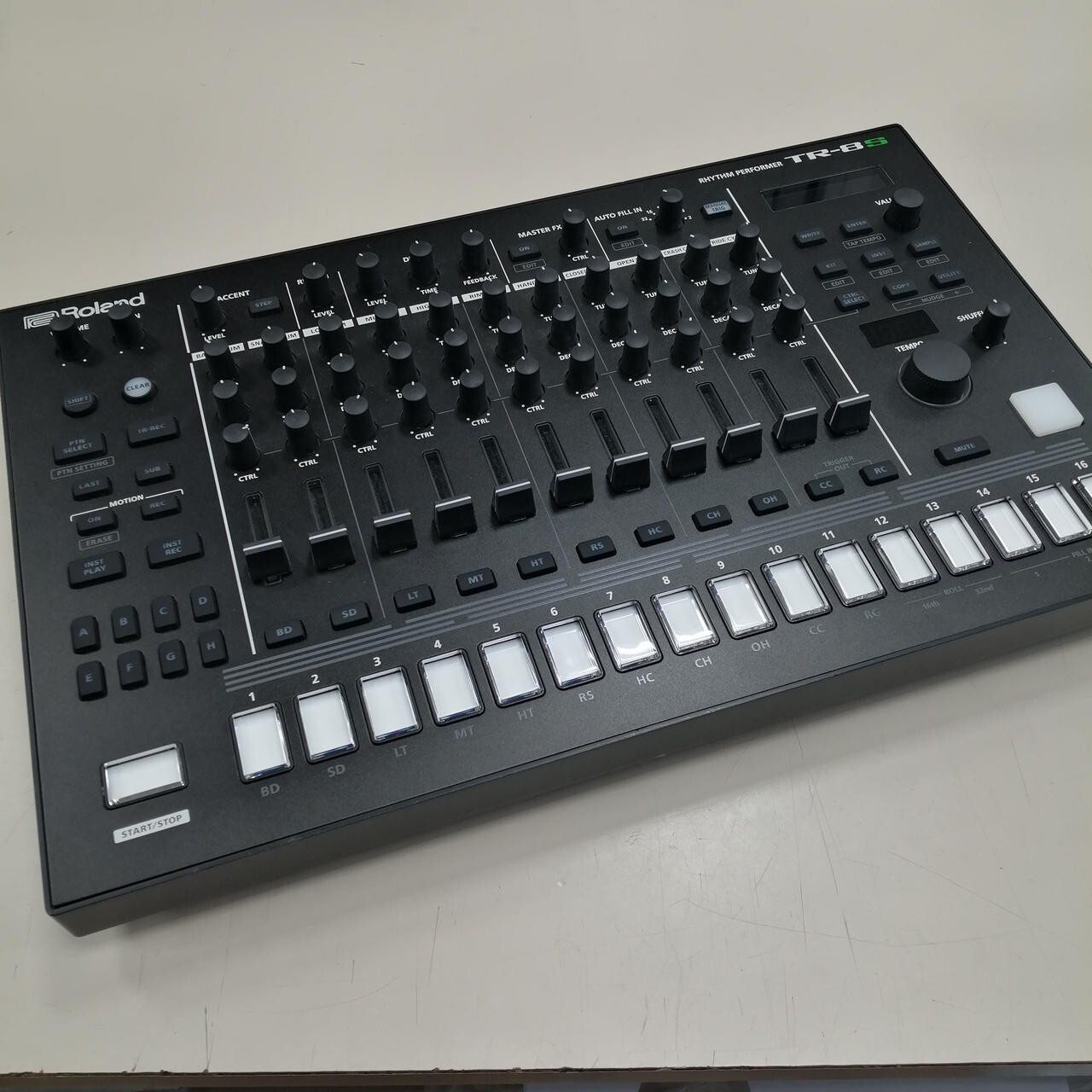 Roland AIRA TR-8S Roland Rhythm Machine Performer Drum Step