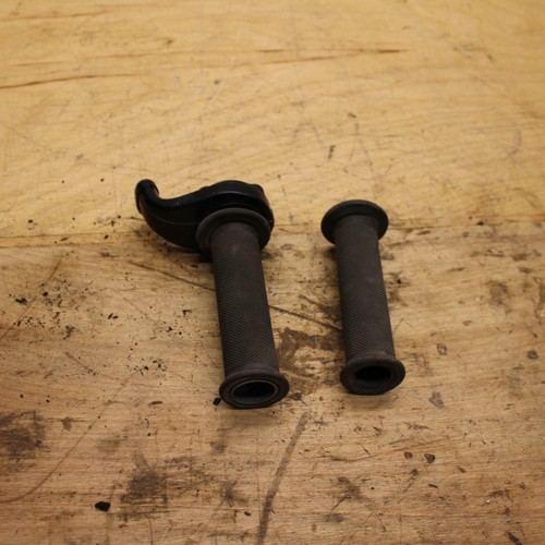 unaページです。 04-05 KAWASAKI NINJA ZX10R THROTTLE CABLE LINE HOUSING GUIDE