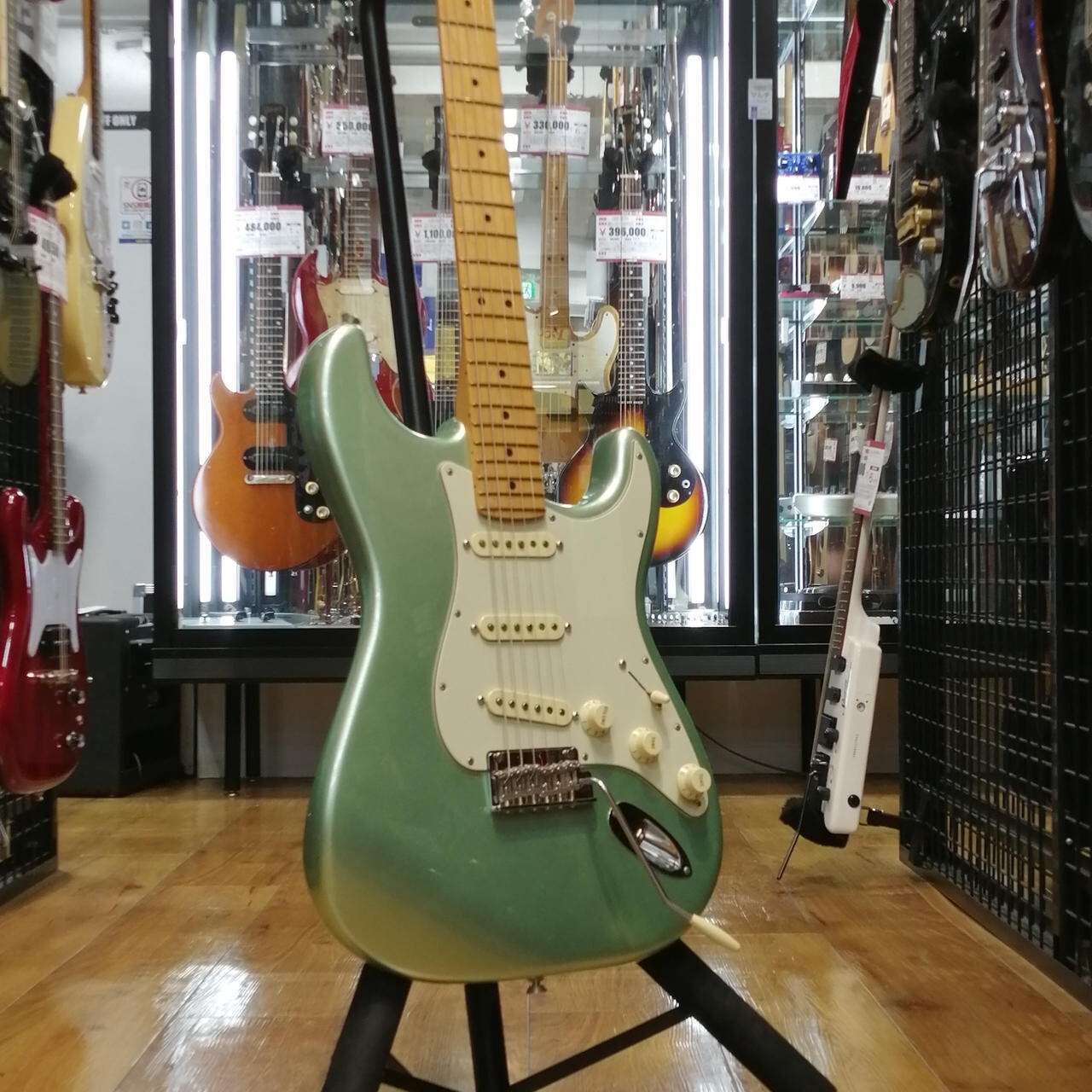 FENDER AMERICAN PROFESSIONAL ii STRATO Electric guitar