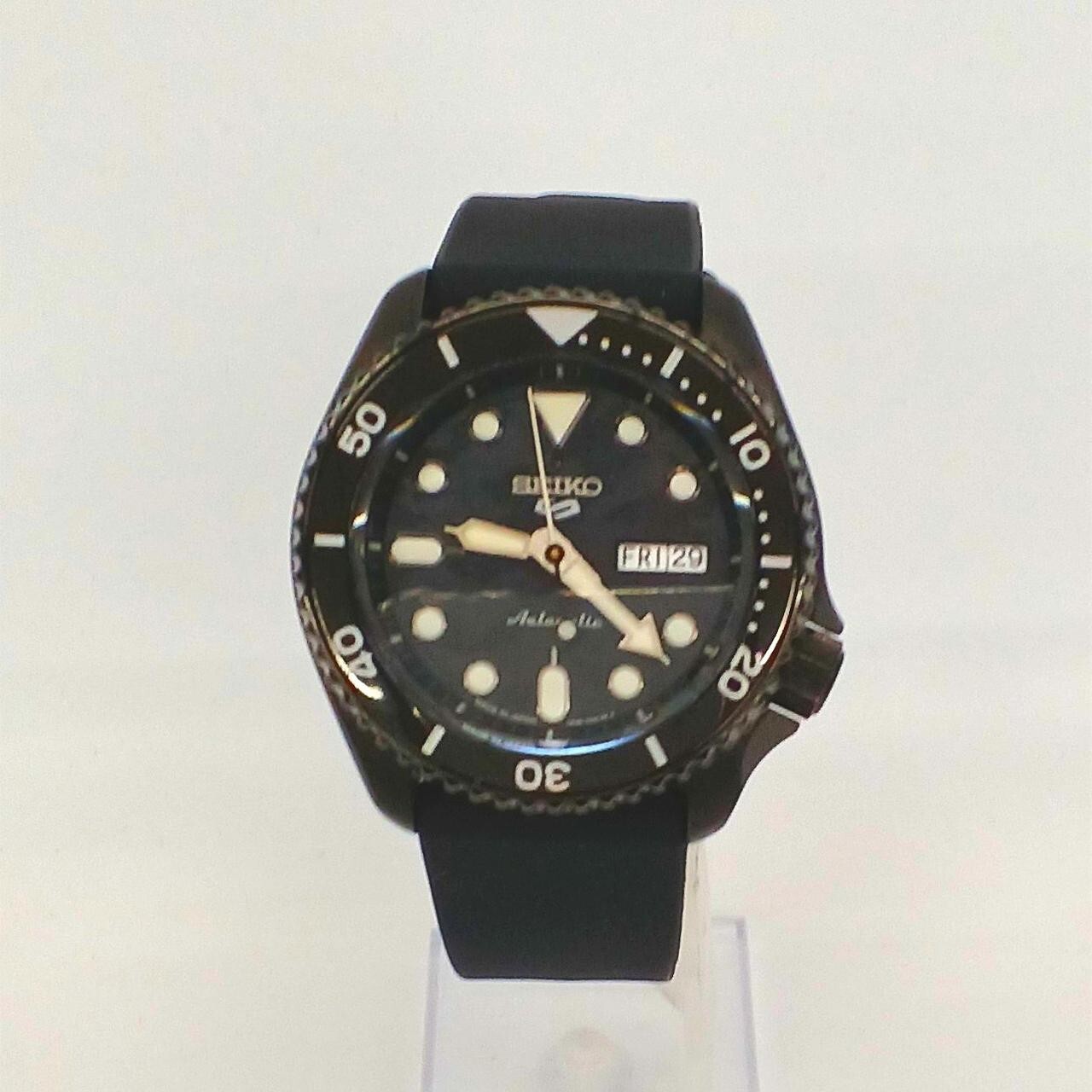 SEIKO 5スポーツ【4R36-13VO】 美品【手巻き付き】BOX付 Seiko 4R36-13W0 Automatic Men's Watch Black Dial Round