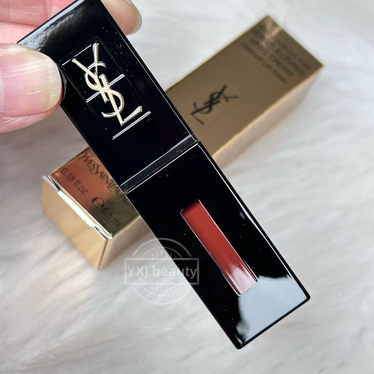 YSL カートリッジ こんにちは イヴ・サンローランのリップ作成デバイス、約9,000通りから好き