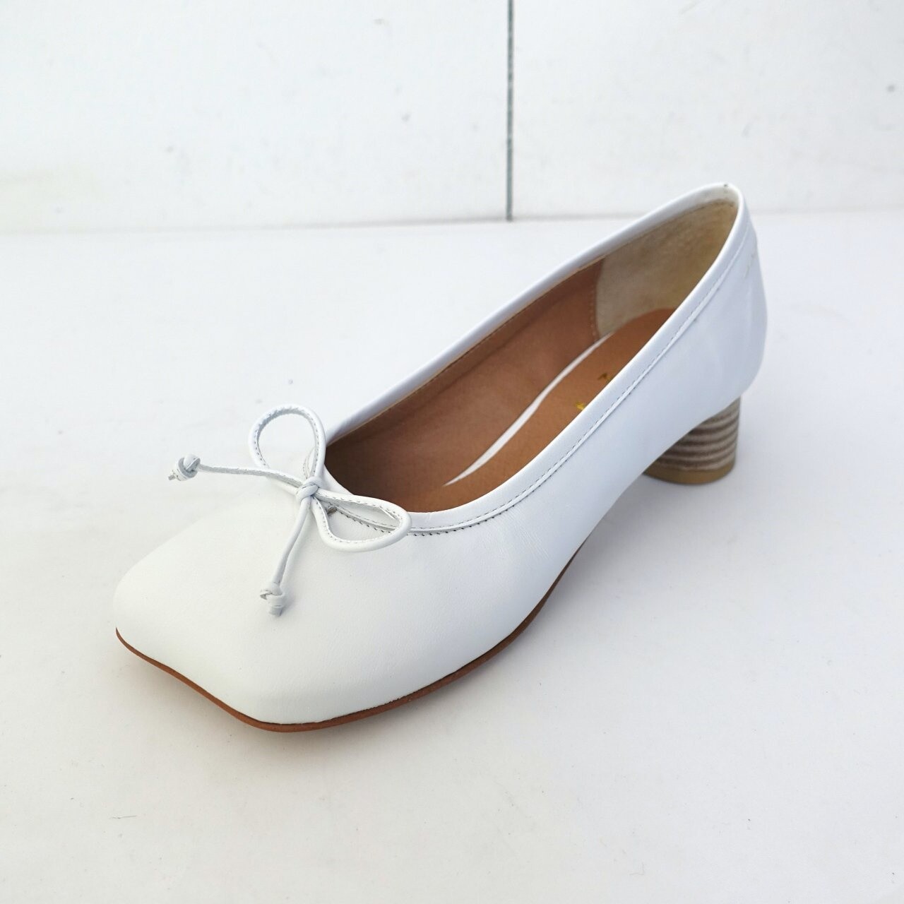 Pre-owned Handmade Women Round Toe Mid Pumps Mm Tabi Shoes Bow White In Black