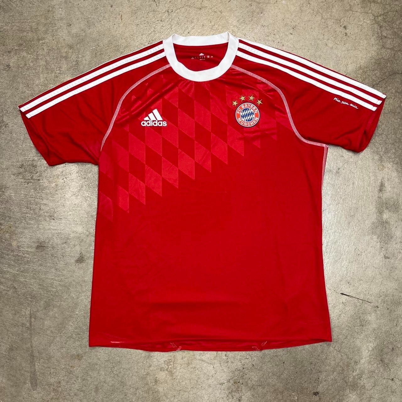 adidas BAYERN MÜNCHEN シャツ 赤 Adidas Bayern Munich red and white football shirt Mens Large