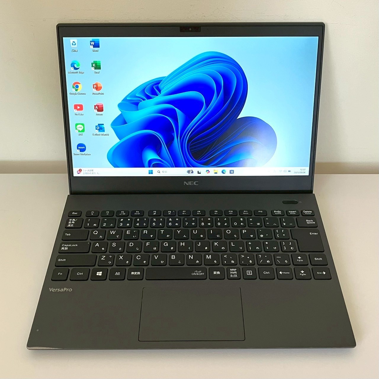 NEC VersaPro VKV18/G-9 i7 16GB 256GB 軽量 NEC VersaPro VKV18/G-9 i7 16GB 256GB 軽量