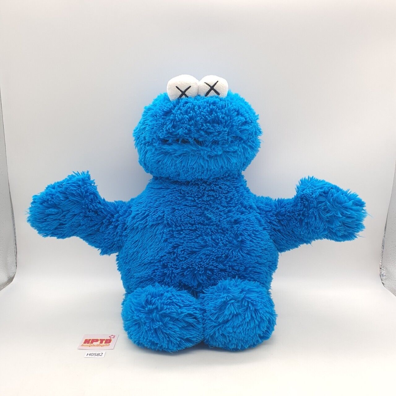 Cookie Monster H582 Kaws x Sesame Street x Uniqlo Limited Cookie Monster H582 Kaws x Sesame Street x Uniqlo Limited