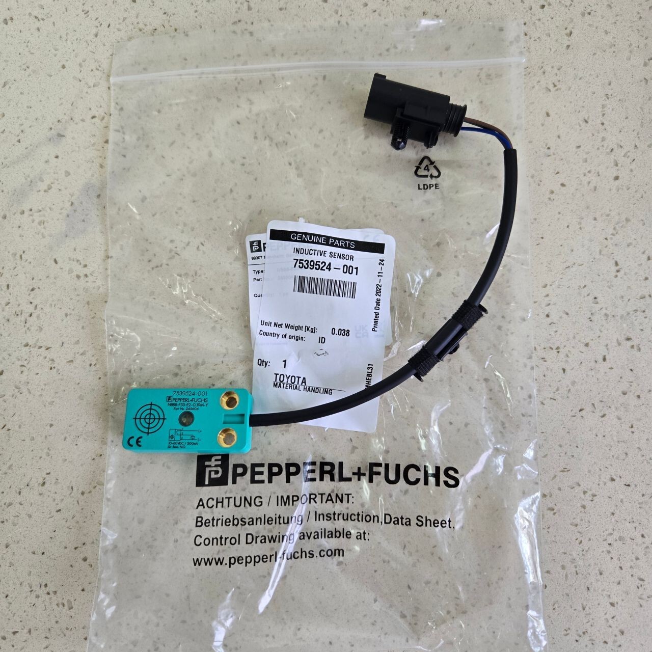 nx8925(4個)Spg01(1個) Genuine PEPPERL+FUCHS 7539524-001 Inductive sensor induction