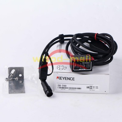 ONE NEW KEYENCE Code Reader SR-700