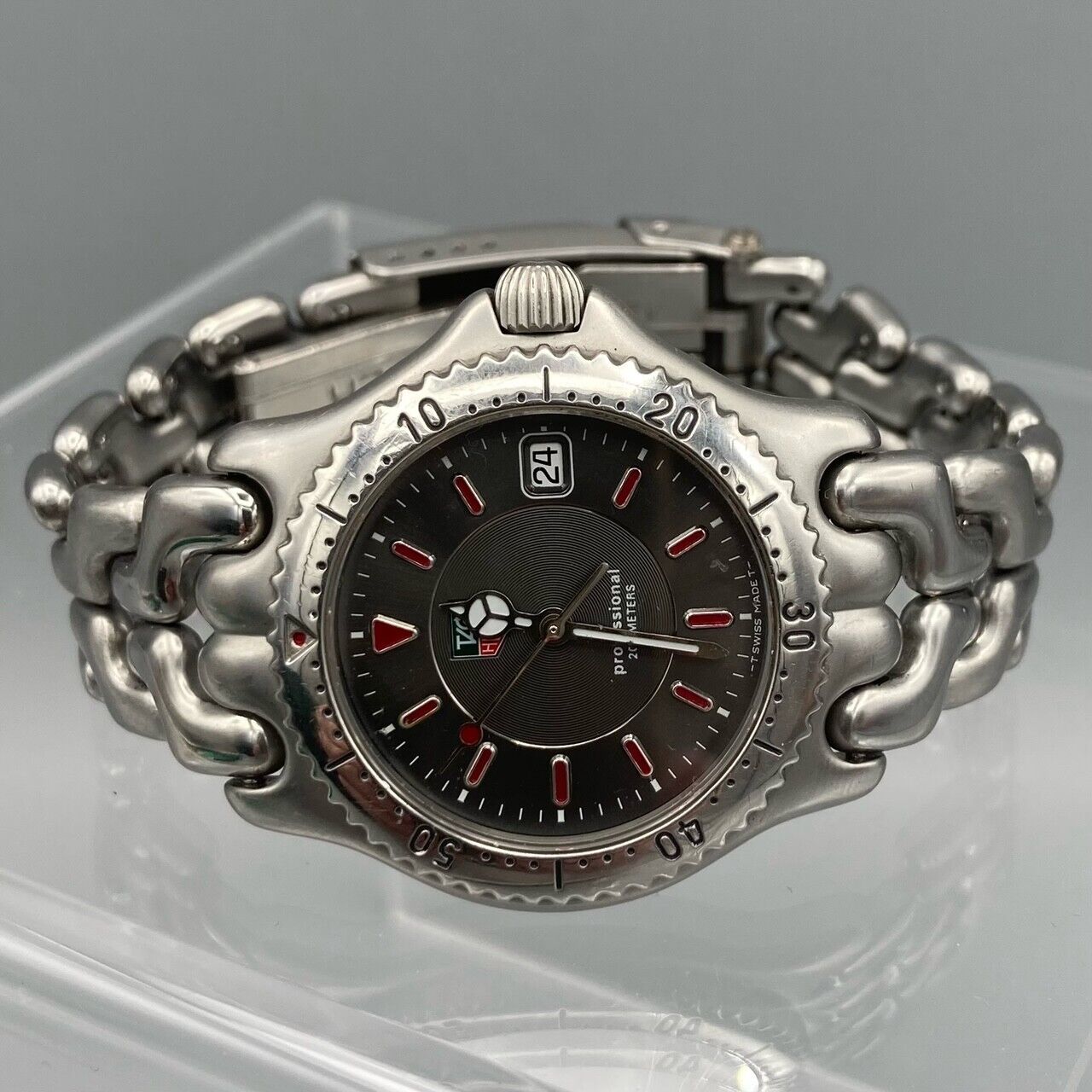 TAG Heuer Professional 200M Quartz Mid Size Watch S99 213-1 TAG Heuer Professional 200M Quartz Mid Size Watch S99 213-1