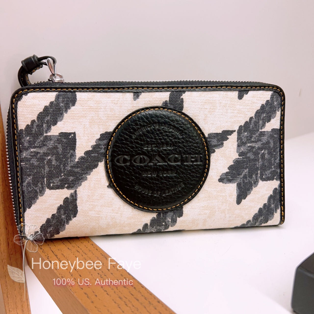COACH デンプシーコーチロゴパッチフォンウォレット CK443 NWT Coach Dempsey Large Phone Wallet With Houndstooth Print