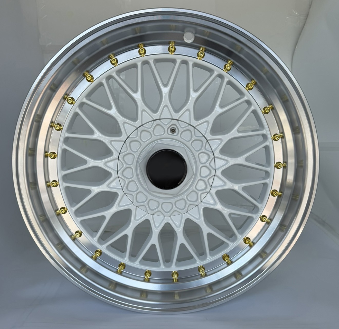 precious 18 8j ×2本 off+35 9j×2本 off+33 135 18 inch Gloss White Rim fits 5x114.3 NISSAN 350Z 2002
