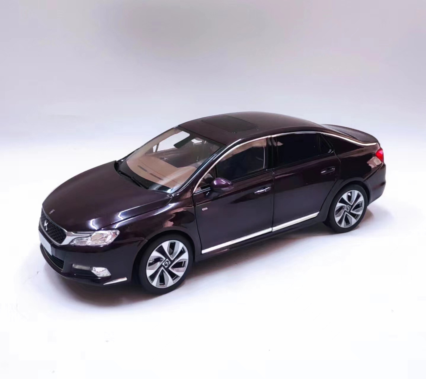 1/18 Citroen DS 5LS sedan Diecast China Citroen Dealer