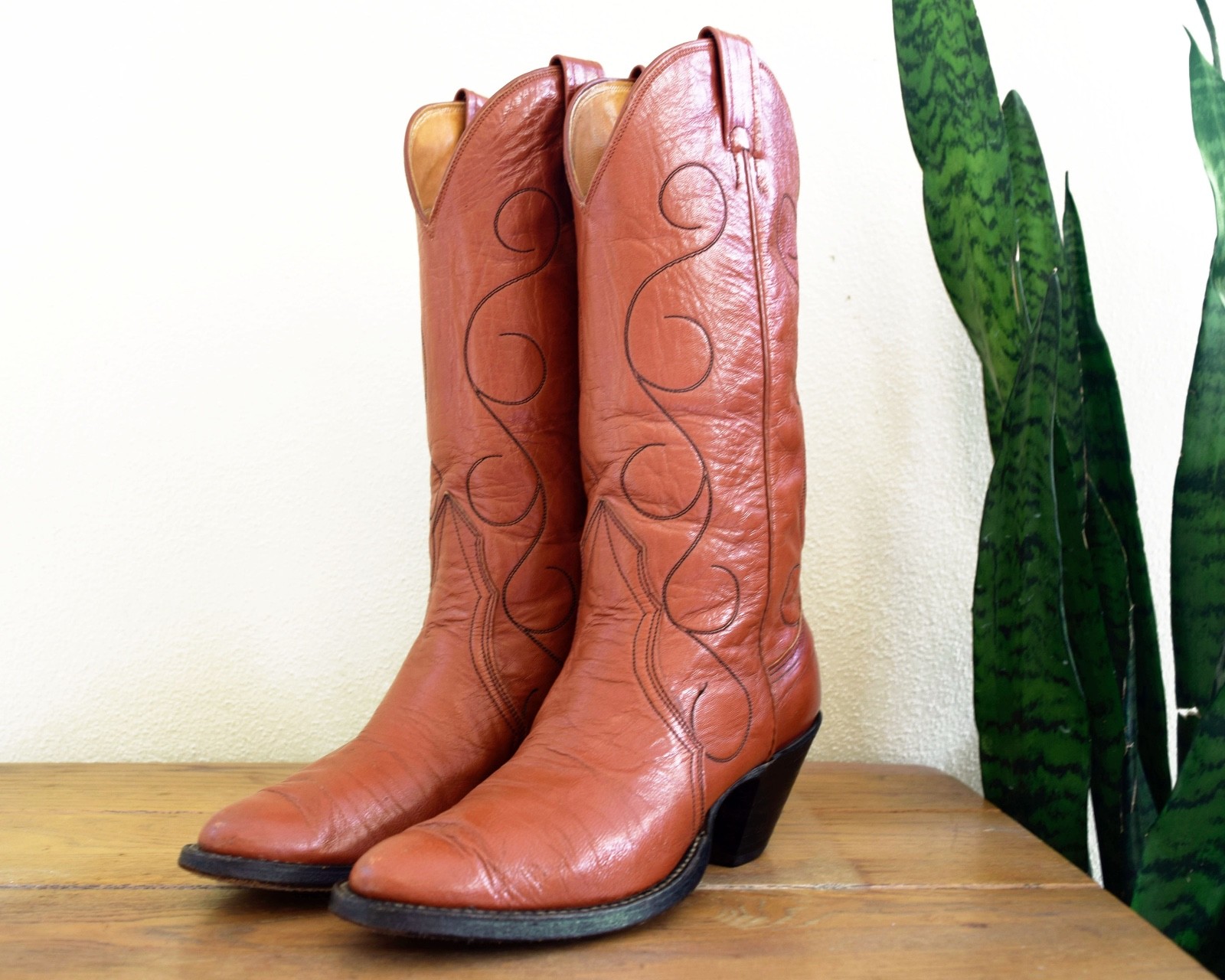 70s NOCONA 6 1/2 B (fit like 7) Women's Cowboy Boots Red Brown Leather Cowgirl