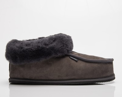 

Шведская овчарка Кристер Мэн асфальт, Grey, Shepherd of Sweden Krister
