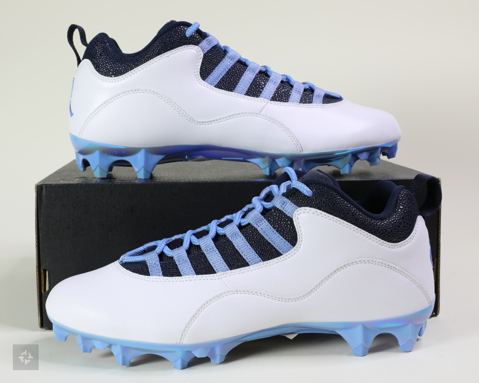 unc football shoes