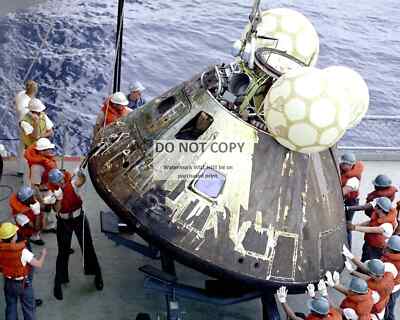 11X14 NASA PHOTO APOLLO 13 COMMAND MODULE IS LOADED ON U.S.S. IWO JIMA (EP-210)