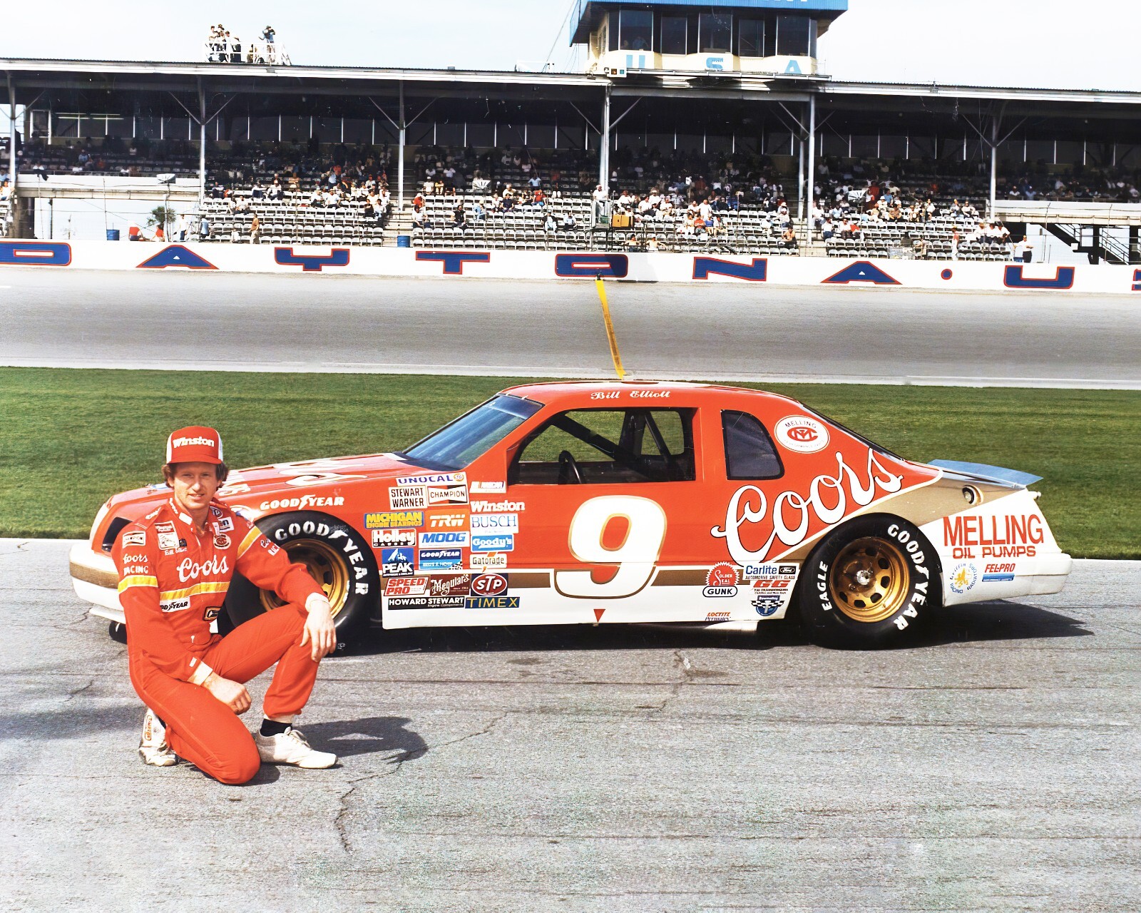 ナスカー　Bill Elliott 02ダッジ ナスカー Bill Elliott 02ダッジ Bill Elliott in the #19 Dodge