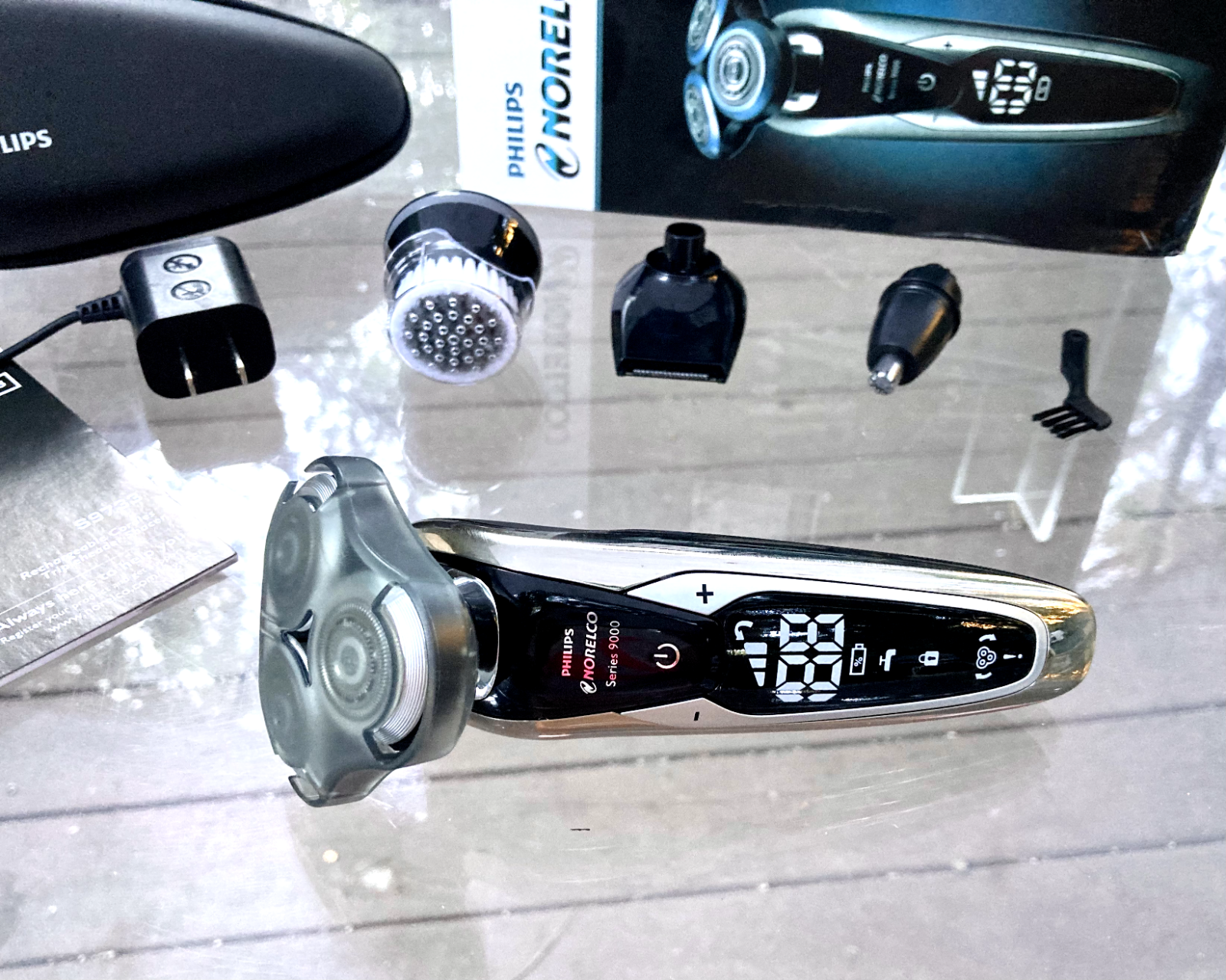 New Sealed Philips Norelco Series 9000 Wet/Dry Electric Shaver Trimmer Kit S9733