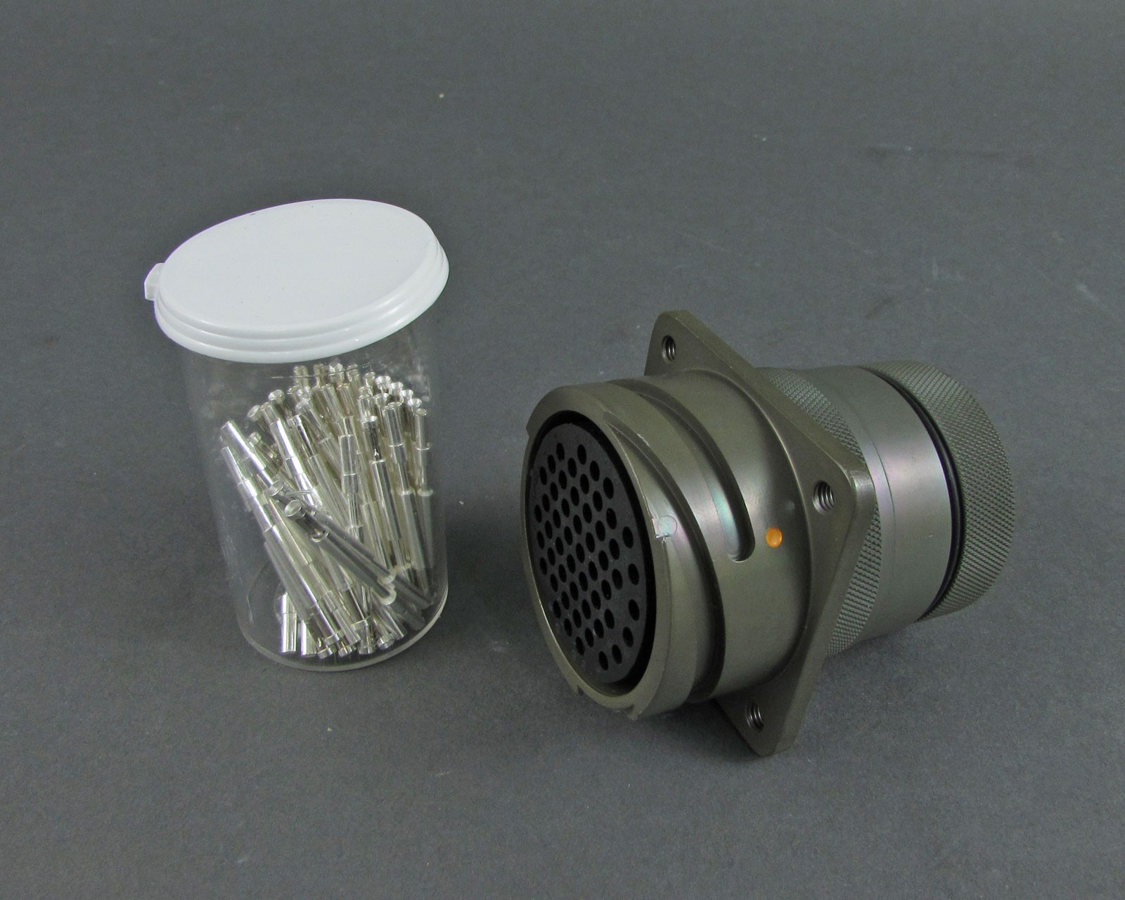 Lot of (80) J-Tech Reverse Bayonet Connectors w/ 54 #16 Silver Crimp Contacts