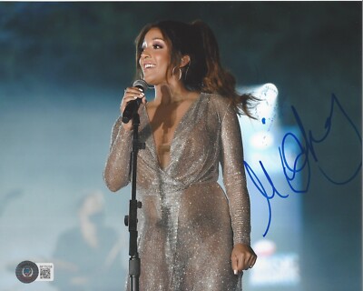 COUNTRY SINGER MICKEY GUYTON SIGNED 8x10 PHOTO 2 BECKETT COA REMEMBER HER NAME