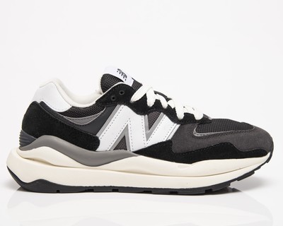 

Женские кроссовки New Balance 57/40 Black Sea Salt White в стиле кэжуал, Черный, New Balance Wmns 57/40