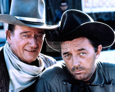 JOHN WAYNE & ROBERT MITCHUM ON SET OF ''EL DORADO'' - 8X10 PHOTO (MW010)