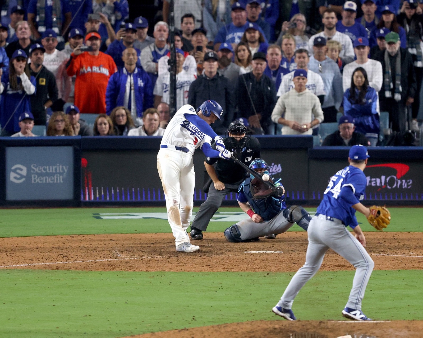 freddie freeman los angeles dodgers 2025 world series 8x10 walk