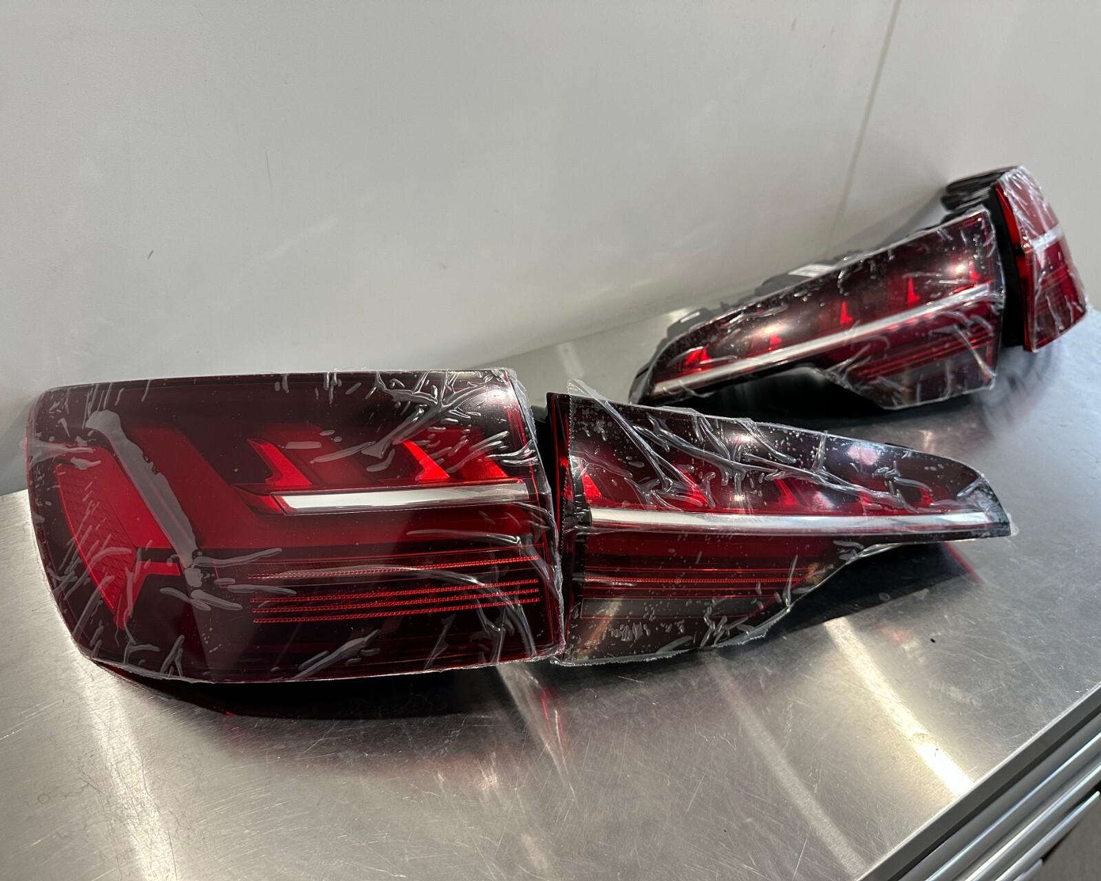 Audi A4 B9 NEW Taillights HIGH 8W9945091AC 8W9945092AC 8W9945093AC