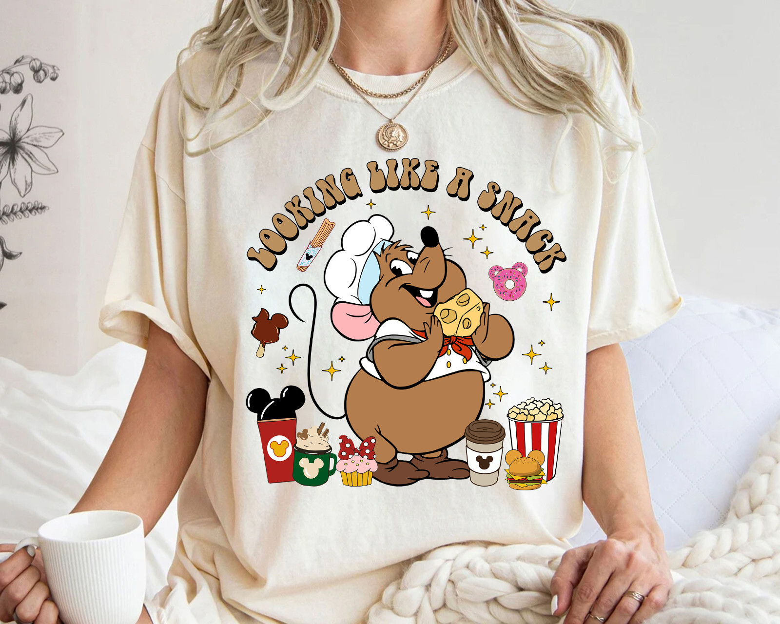 トップス GOODENOUGH Disney Disney Cinderella Gus Gus Looking Like A Snack Tee Unisex