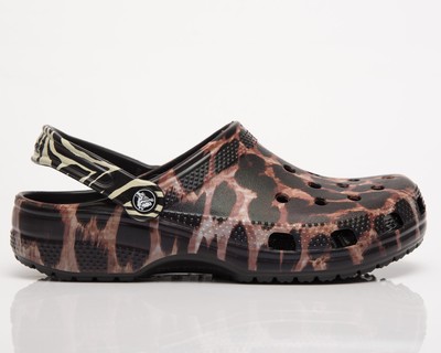 

Crocs Classic Animal Remix Clog Мужские черные/мультиживотные, Черный, Crocs Classic Animal Remix Clog