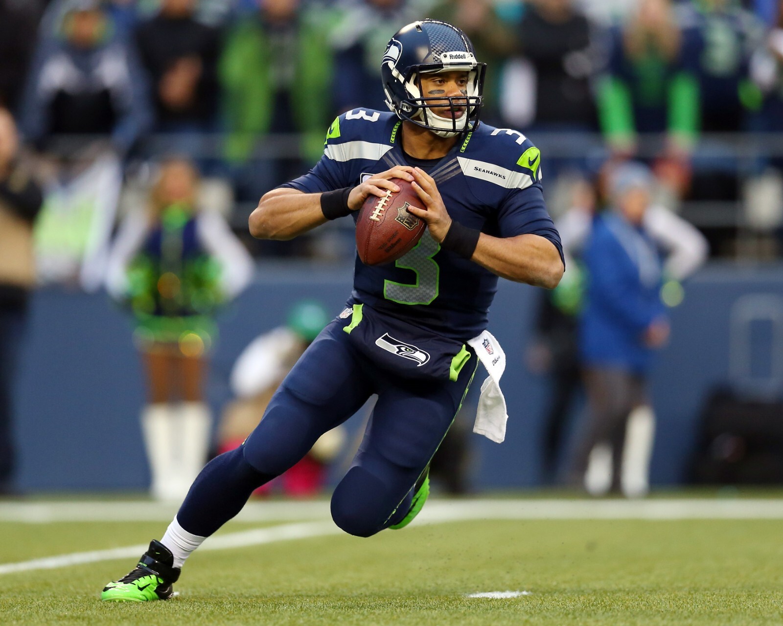 ラッセル・ウイルソン直筆サイン入り超大型写真…Russell Wilson… Amazon.com: Russell Wilson Autographed Framed 24x30 Canvas