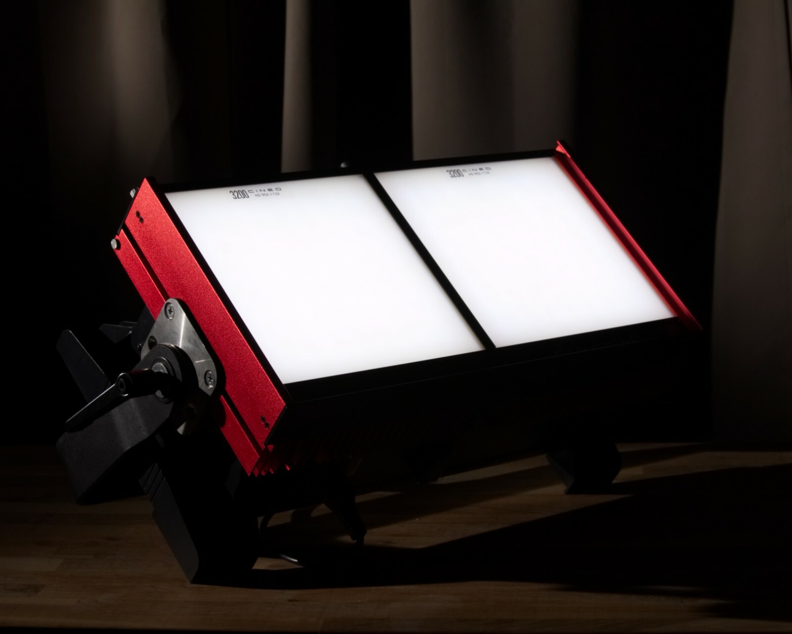 Cineo Lighting HS2 Wave, Remote Phosphor LED