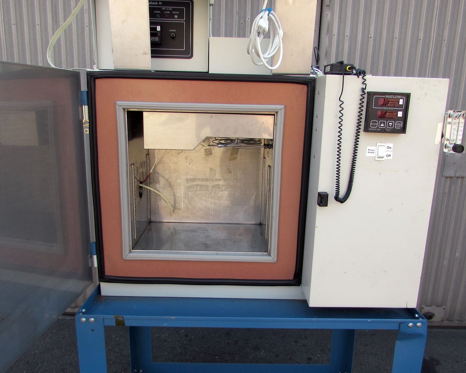 Tenney JR TJR Compact Environmental Temperature Test Chamber: -70°C to +200°C