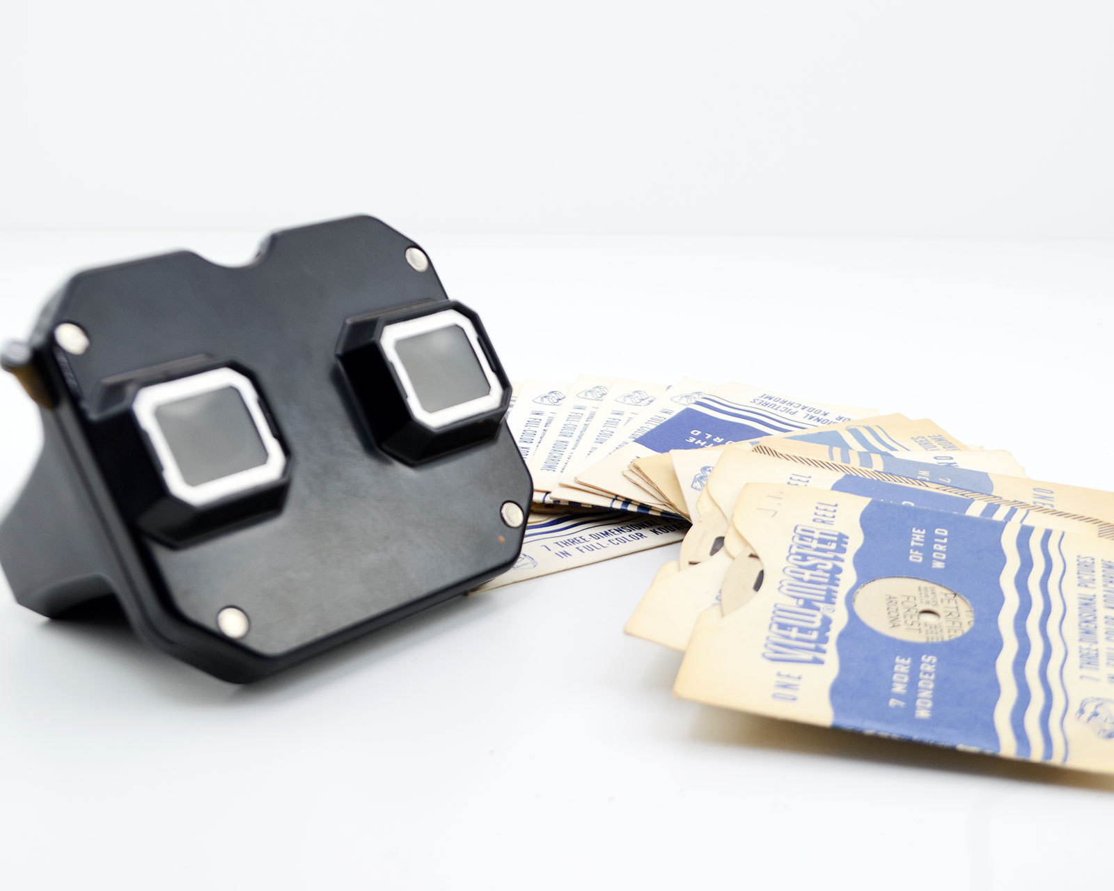 Vintage Sawyers VIEWMASTER VIEWER Stereoscope plus lot of 20 Reels