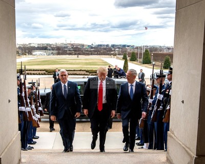 DONALD TRUMP WALKS INTO PENTAGON w/ MIKE PENCE & JIM MATTIS  8X10 PHOTO (ZY-746)