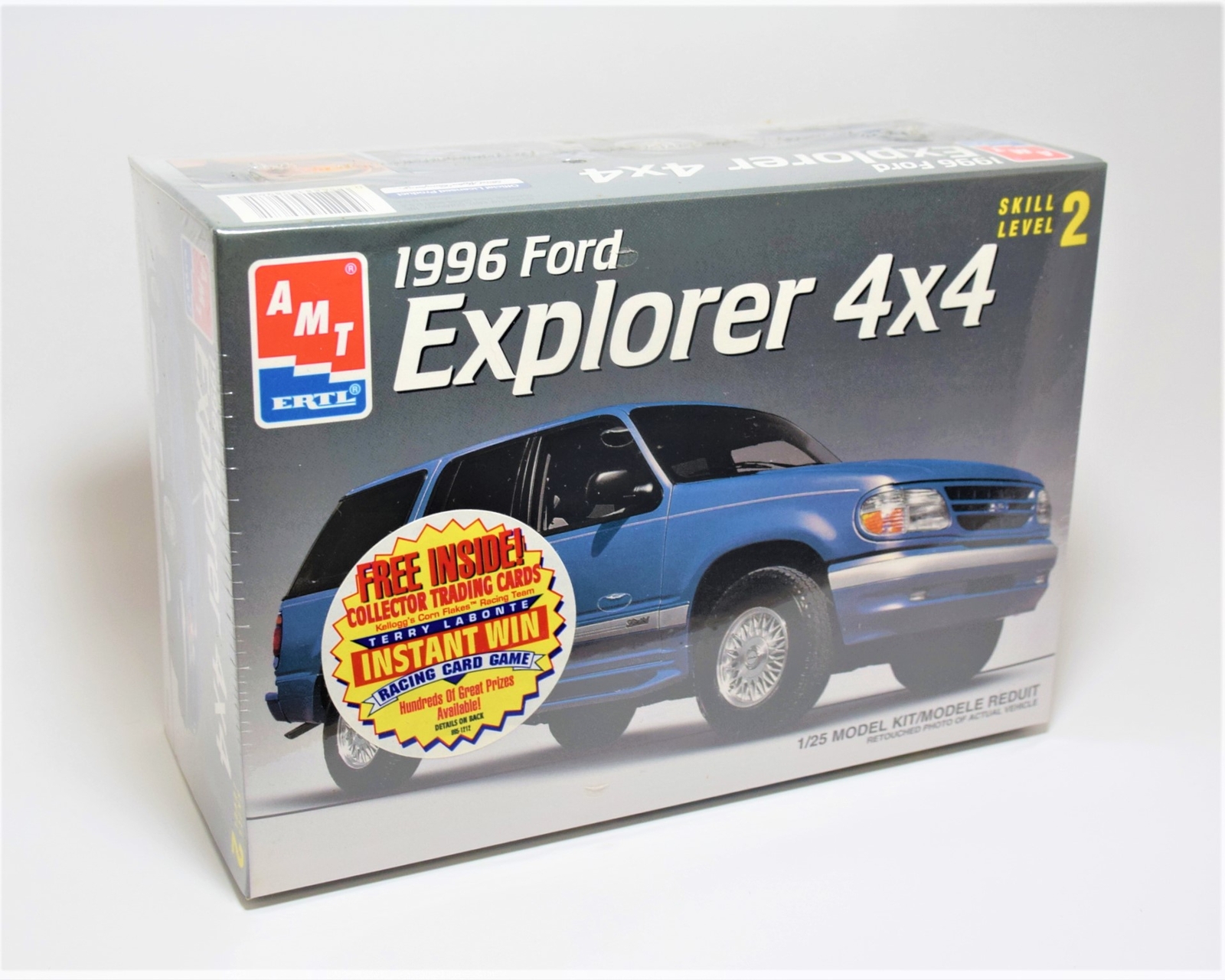 AMT Ertl 8968 1/25 Scale 1996 Ford Explorer 4x4 Plastic Model Kit
