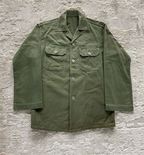 DEAD未使用◎70s 米軍実物 OG107 Utiシャツ 15.1/2-31◎ DEAD未使用70s 米軍実物 OG107 Utiシャツ 15.1/2-31
