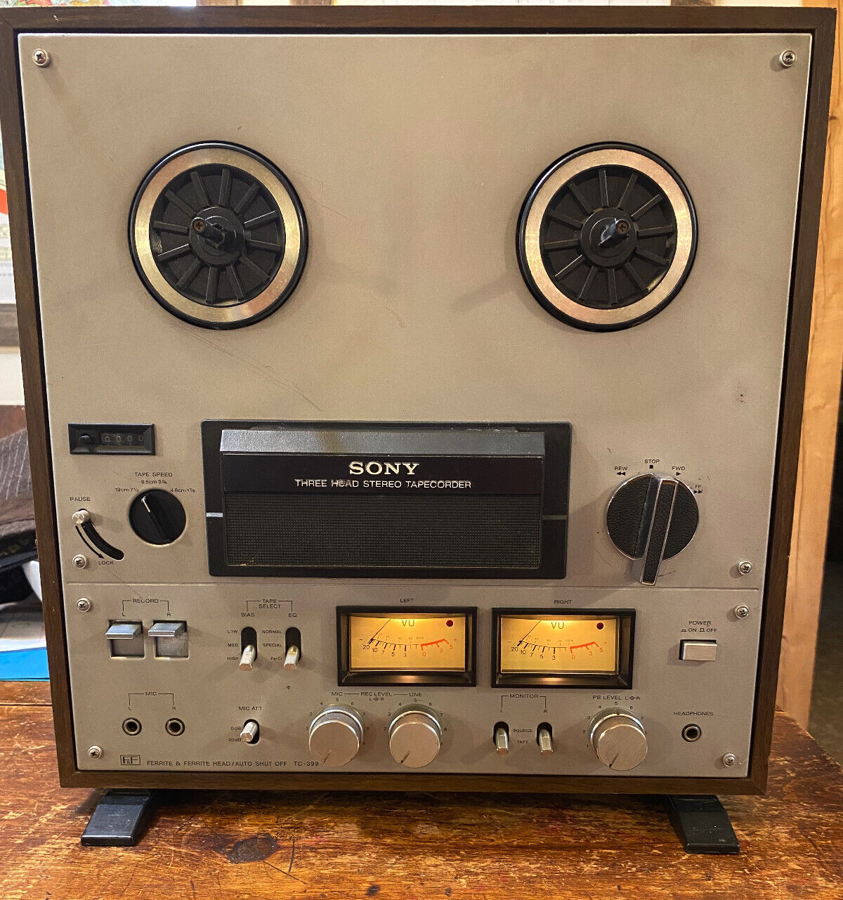 VIntage SONY TC-399 Reel to Reel Tape Recorder. Powers Up
