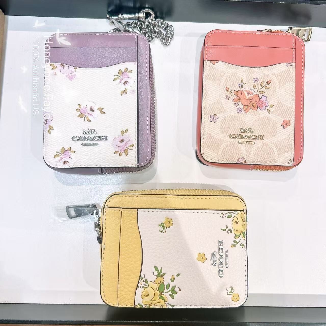 【COACH】Zip Card Case ジップカードケース CAU44 ストラップ付 NWT Coach Zip Card Case In Signature Canvas With Floral