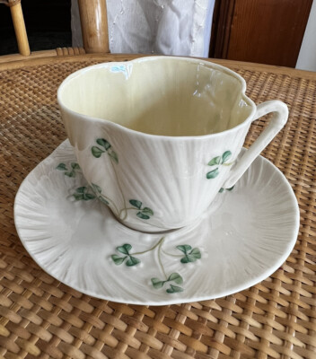 Very Nice Vintage Beleek Harp Handle Shamrock Tea Cup and Saucer(B2)