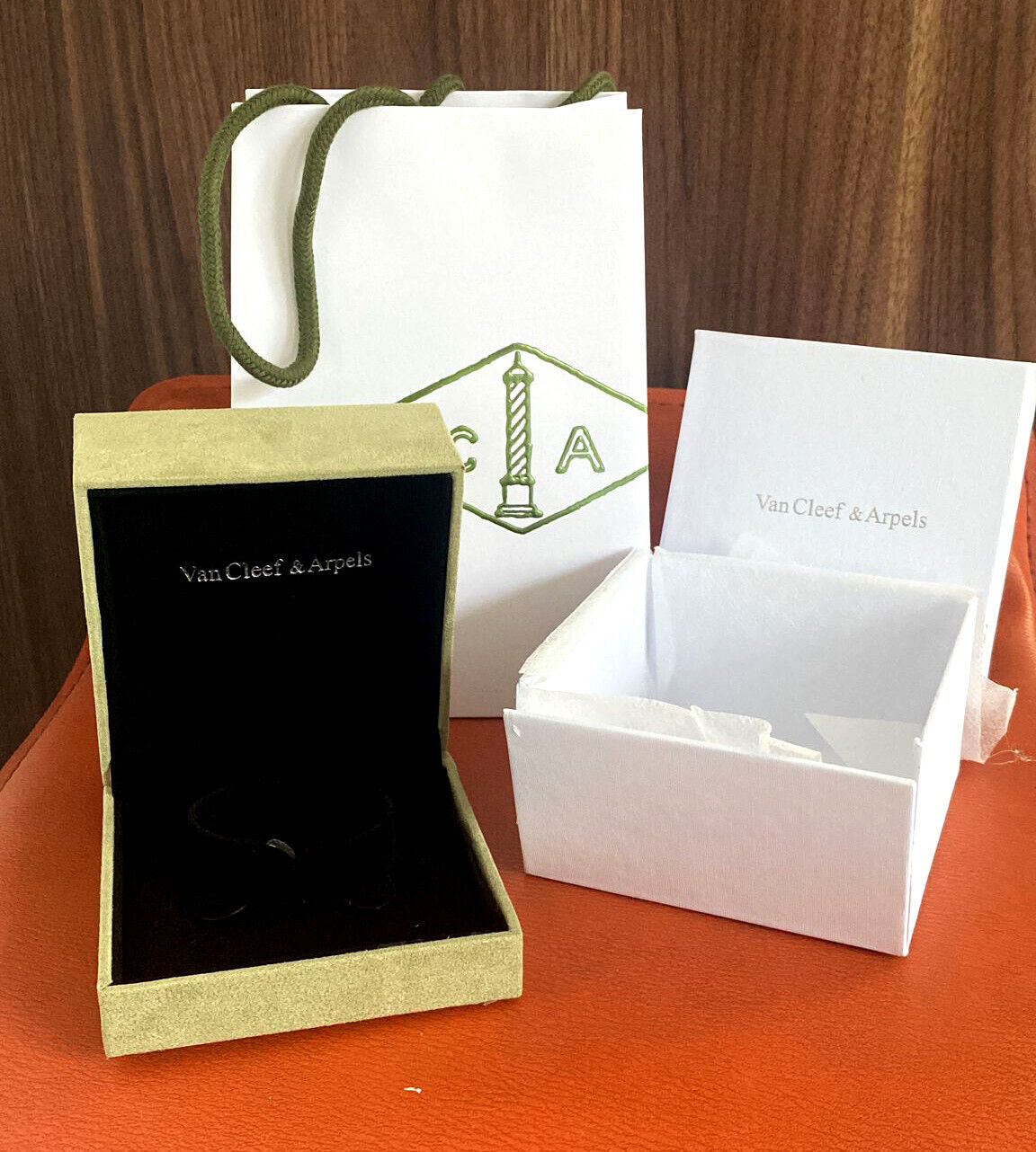 Van Cleef & Arpels ギフトボックス　ギフト袋 Van Cleef & Arpels - ヴァンクリ ギフトボックス ショッパーの
