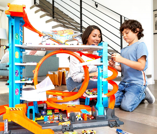 hot wheels ftb69 city garage with loops and shark