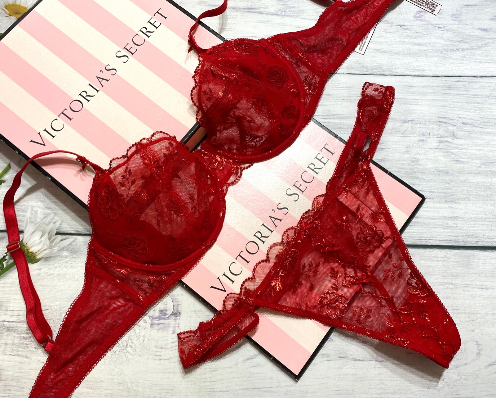 Victorias Secret DREAM ANGELS Wicked Allure Lace Balconette Bra Set Shine Red