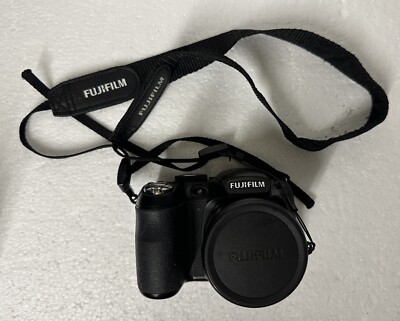 Fujifilm FinePix S2500HD Compact Digital Bridge Camera 12MP 18x Zoom Lens