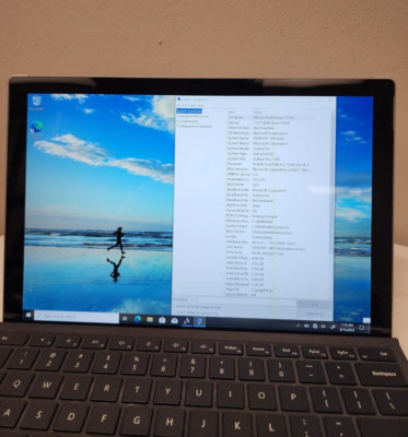 Microsoft Surface Pro 5 m3-7Y30 2.6GHz 8GB-256GB w10Pro Green Line, B85%
