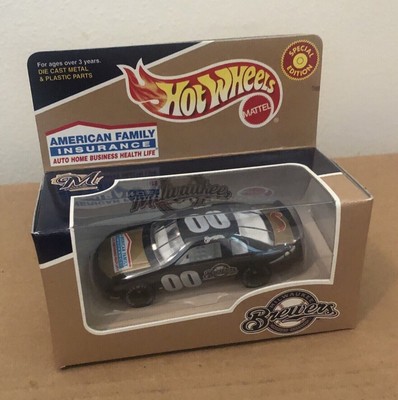 Hot wheels special edition 28367 Milwaukee Brewers Die Cast Car 1:64 NIB New